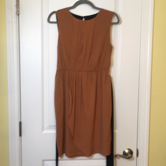Pleated bust faux-wrap dress with tie-waist - Picture 2 of 8